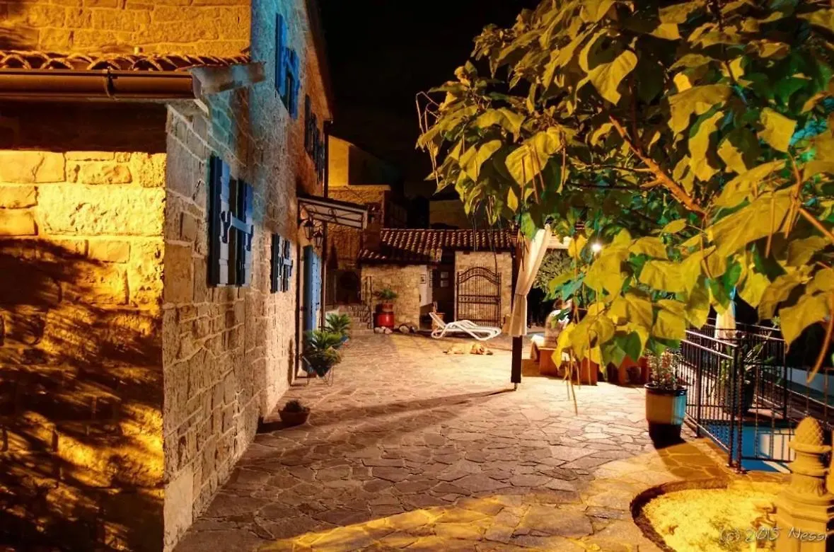 Istrian Villa With Four Bedrooms, Three Bathrooms, Private Pool, Table Tennis, Free Wi-Fi And Parking, View Of Beautiful Nature Racicki Brijeg 0*,