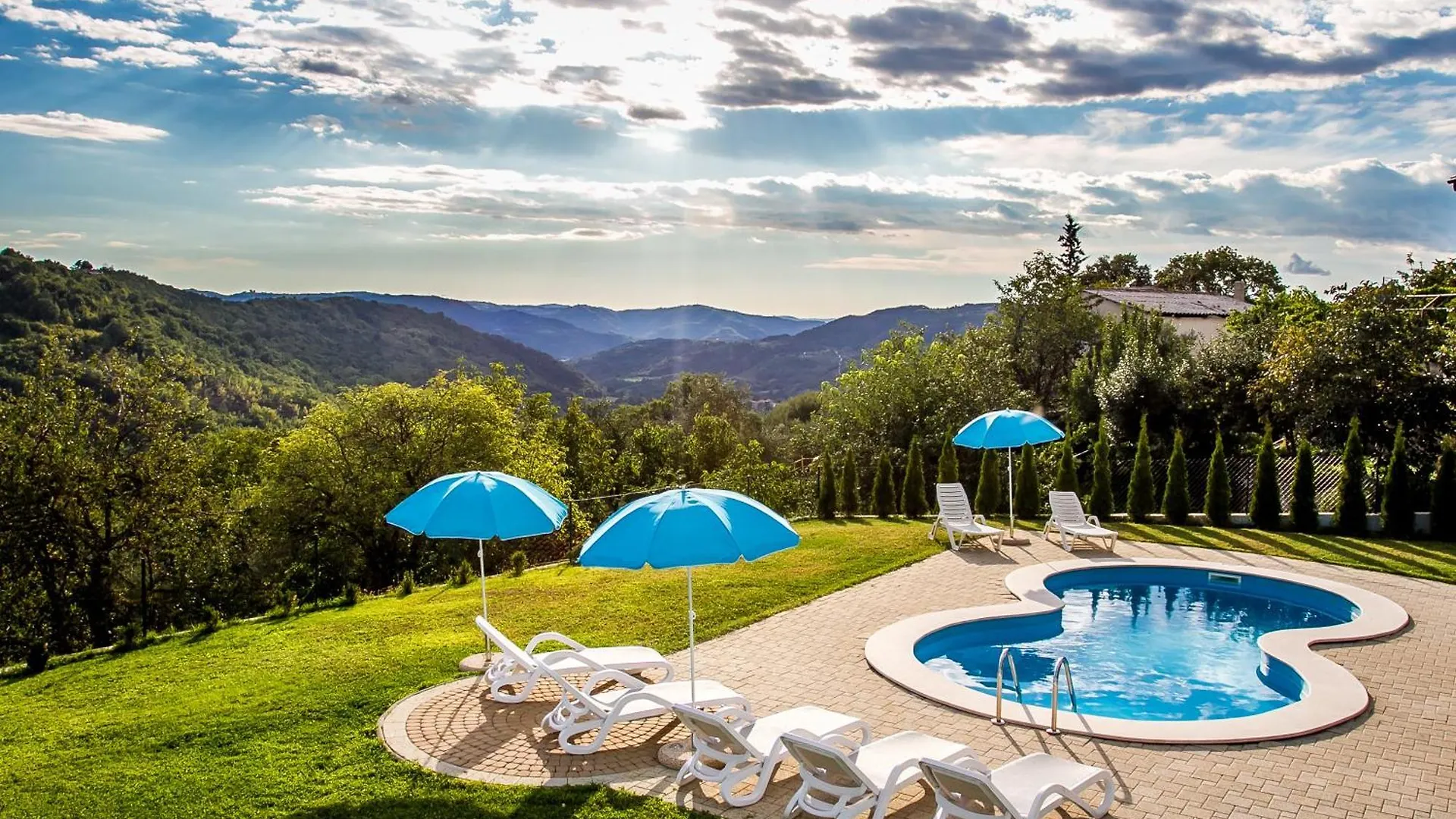 Istrian Villa With Four Bedrooms, Three Bathrooms, Private Pool, Table Tennis, Free Wi-Fi And Parking, View Of Beautiful Nature Racicki Brijeg