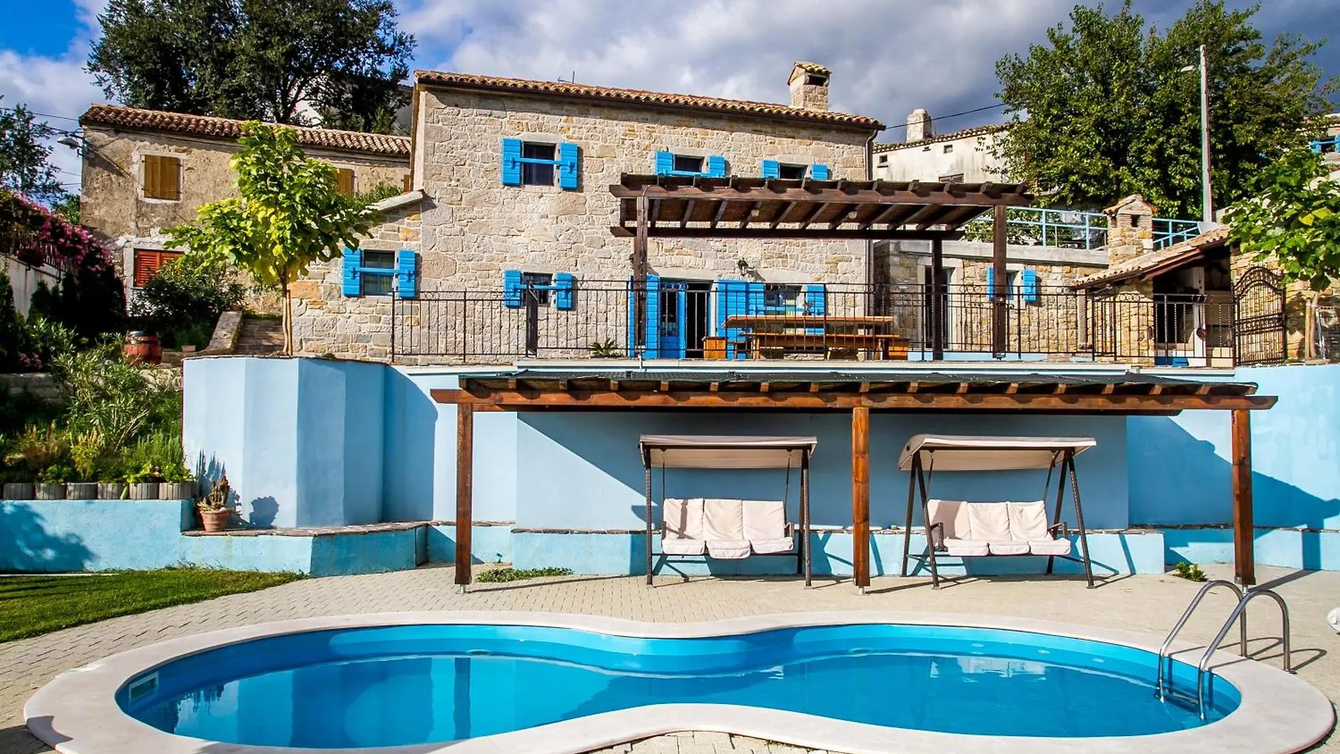 Istrian Villa With Four Bedrooms, Three Bathrooms, Private Pool, Table Tennis, Free Wi-Fi And Parking, View Of Beautiful Nature Racicki Brijeg